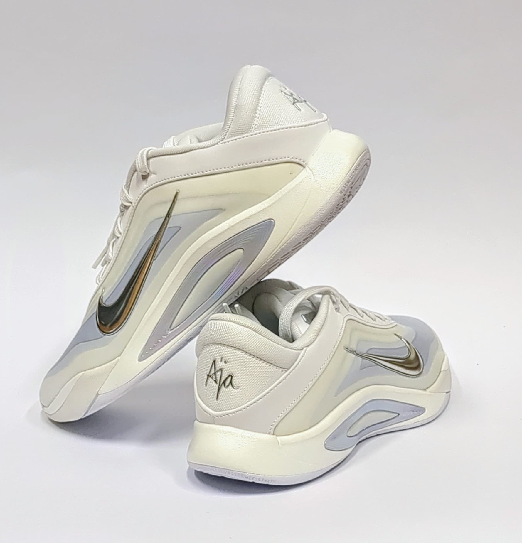 Pearl (Women's)